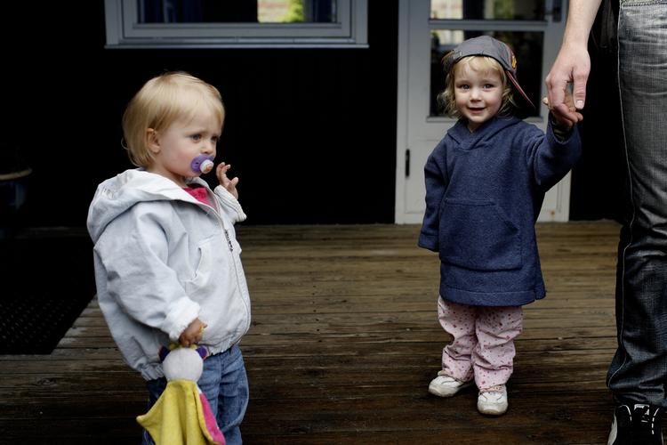 Har man tre børn, som ikke har nået skolealderen bliver regeringen og Dansk Folkepartis plan om at begrænse børnechecken en dyr omgang. 