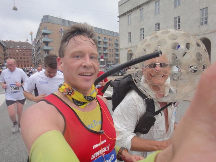 DOKUMENTATION. Kom med i hælene på Tor Rønnows 184. maraton. 