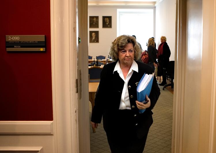 Trusler. Ideologisering og personforfølgelse er blevet regeringens kendemærke. Integrationsminister Birthe Rønn Hornbech står som et af de fremmeste eksempler herpå, skriver Anita Bay Bundegaard. 
