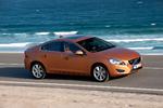Kompakt. Volvo S60 byder på glimrende plads på de forreste sæder, hvorimod det går mere knebent til på bagsædet. 
