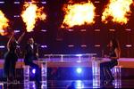 Paula Seling &amp; Ovis ildnummer 'Playing with fire' sendte Rumænien i finalen. 