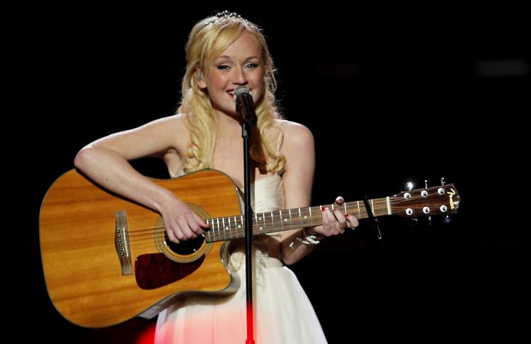 Anna Bergendahl fra Sverige sang 'This is my life', men fik ikke billet til finalen. 