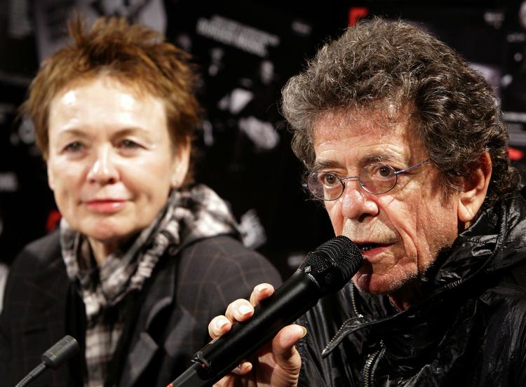 Vovet. Laurie Anderson og Lou Reed præsenterede ideen på et pressemøde i dag i Sydney. 
