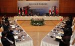 Tøven. Kina accepterer stadig ikke Sydkoreas krav om at fordømme Nordkorea. 