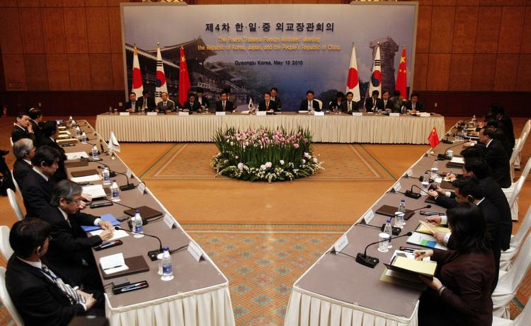 Tøven. Kina accepterer stadig ikke Sydkoreas krav om at fordømme Nordkorea. 