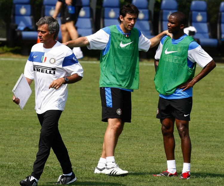 dynamit-duo. På Inters hold har Diego Milito (midt) og Samuel Eto'o (th) været en frygtet angrebs-duo. Camerouns stjerne overvejer nu at blive væk fra VM. Arkivfoto. 