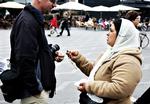 FATTIGDOM. 47 har meldt sig som tiggere i Bergen. Her er det en tigger på Strøget i København. (arkivfoto) 