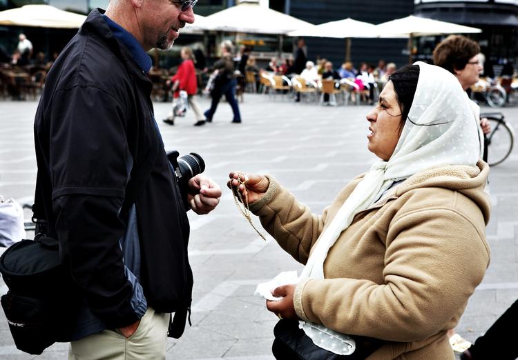 FATTIGDOM. 47 har meldt sig som tiggere i Bergen. Her er det en tigger på Strøget i København. (arkivfoto) 