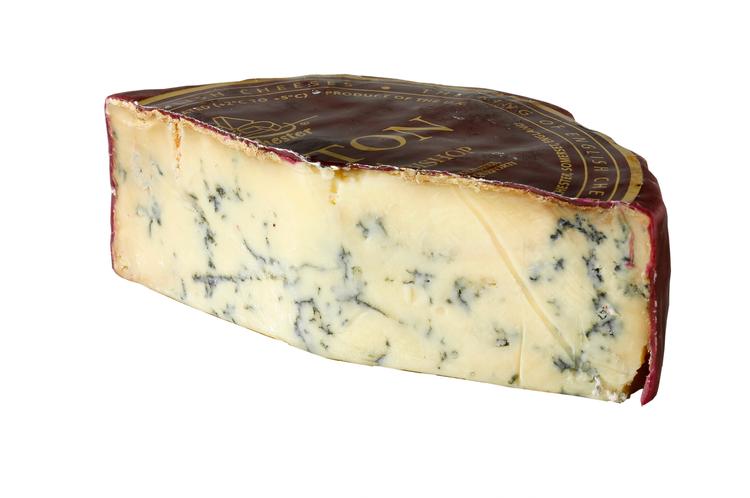 Sundhed. Ost ser overraskende ud til at have en  lille, positiv effekt på kolesterolniveauerne. Her en fuldfed engelsk stilton. Velbekomme. 