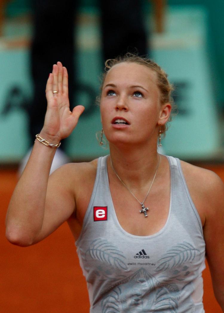 hilsen. Da sejren over Flavia Pennetta var sikret, sendte Caroline Wozniacki en hilsen til sin netop afdøde faster. 