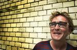 Håbløs. Talentet er der, men har aldrig været stort nok til et stort gennembrud. Jens K kan hverken spille smart eller moderne. 