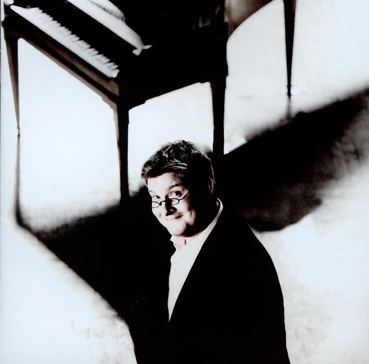 Der venter interessant Mozart i sydafrikanske Kristian Bezuidenhouts nye cd-serie med alle Mozarts klaverværker. Foto: Fra cd'en 