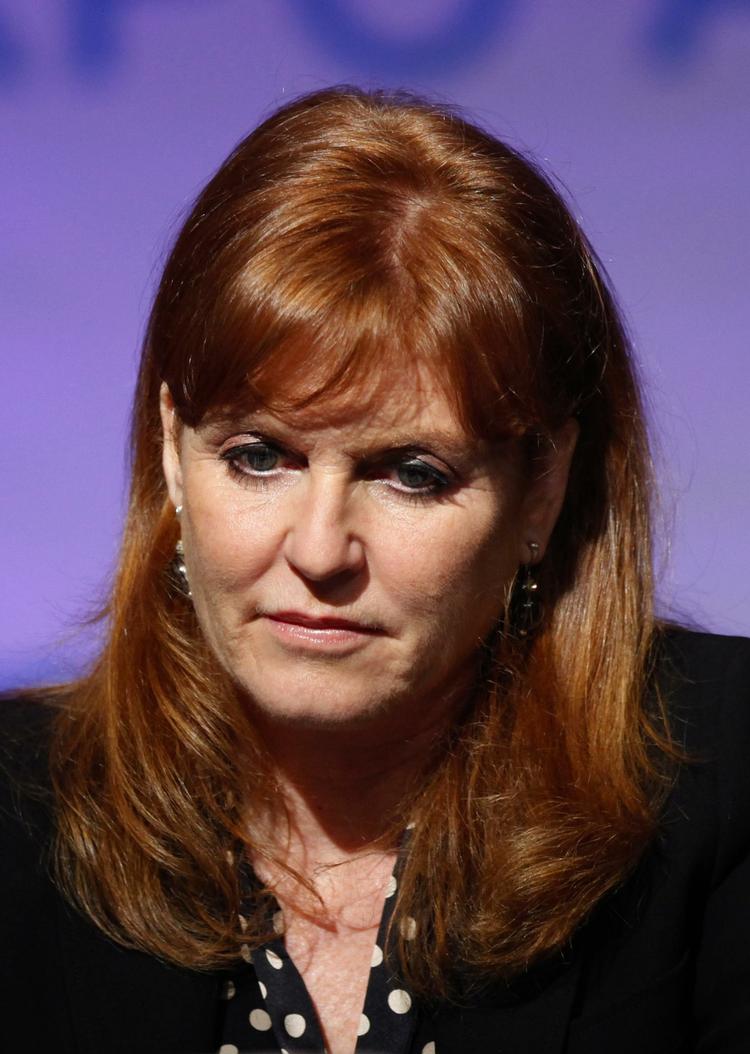 skandale. Hertuginde Sarah Ferguson fortæller, at hun var beruset, da hun forleden angiveligt forsøgte at sælge adgang til sin eksmand, prins Andrew, til en undercoverjournalist, der udgav sig for at være en rig forretningsmand. 