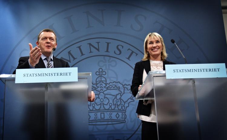 Regeringstop. Lene Espersen og Lars Løkke Rasmussen har - samtidig med de store økonomiske planer - skullet svare på mange spørgsmål om økonomi. 