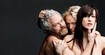 Skrækscenarie. 28-årige Marijana Jankovic (til højre, red.) er aktuel i en forestilling om overgreb, sex og manipulation baseret på virkelige hændelser som blandt andet den østrigske Fritzl-sag. PR-foto fra forestillingen. 