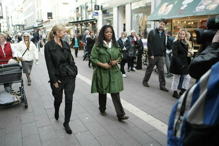winfrey. Nanna Thorup i selskab med Oprah på gaden i København. Arkivfoto fra sidste efterår. 
