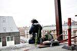 ARBEJDSLIV. Det er især indenfor bygge- og anlægsbranchen, at der er færre arbejdsrelateret skader, hvor folk ender på skadestuen. 