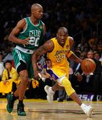 Lakers. Kobe Bryant var manden bag næsten en tredjedel af LA-holdets point mod Ray Allen og Boston. 
