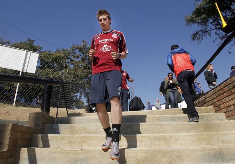 styrketræning. Nicklas Bendtner har mest trænet i fitness-lokalet og på løbebanerne, og angriberen ser frem til snart at få lov at bevæge sig med en bold. 