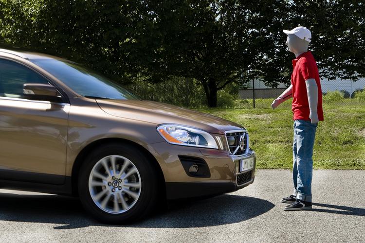 En total udskiftning af bremserne på et så beskedent køretøj som Peugeot 206 kan koste 6.000 kroner. På en Volvo som denne holder prisen sig nok ikke på det niveau. Arkiv 