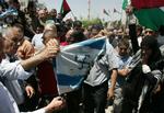 Vrede. Israel er kommet i unåde over det meste af mellemøsten, siden israelske styrker borede et aktivistskib ud for Gaza. Her er det demonstranter i Jordan, der brænder Israels flag. Arkivfoto. 