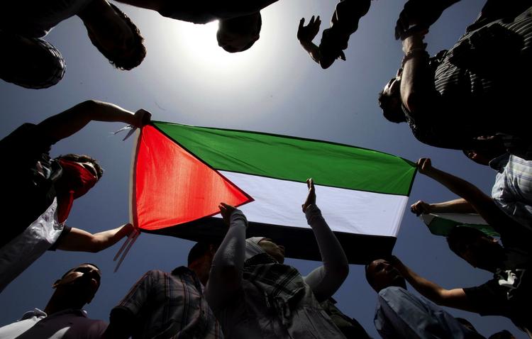 Den israelske udenrigsminister er parat til at standse det nødhjælpsskib, der ventes at nå Gaza i morgen. 
