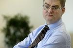 »Jeg kvier mig ved at sige det: Men jeg tror ikke på, at man kan fortsætte med kontraktpolitik«, siger udviklingsminister Søren Pind. 