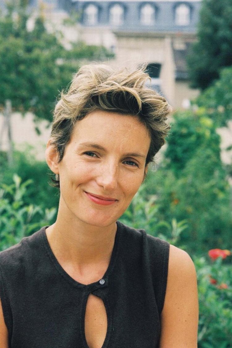 Deroute. Siden debuten i 1999 er Anna Gavaldas noveller og romaner blevet prisbelønnet, filmatiseret og oversat til mange sprog. 