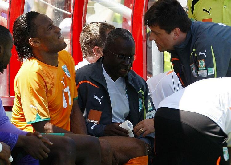 MIRAKELKUR. Didier Drogba har selv sagt, at han ikke bliver klar til VM, men nu er meldingen fra Elfenbenskystens læge en ganske anden. 