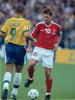Stjernetræf. Michael Laudrup spillede sin 104. og sidste landskamp i VM-kvartfinalen mod Brasilien i 1998. Arkivfoto. 