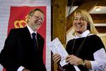 Vagtskifte. Per Stig Møller måtte vige pladsen for Lene Espersen, da Lars Løkke Rasmussen lavede sin ministerrokade 23. februar. Her ses de to ved overdragelsesen i ministeriet. 