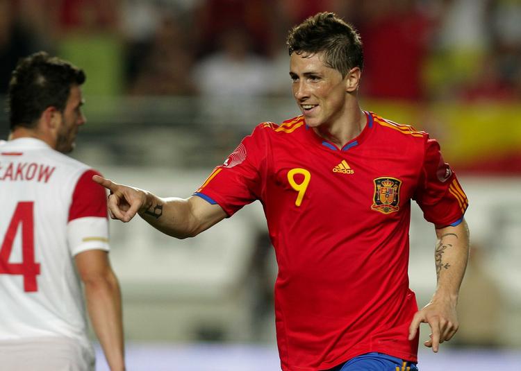 Mål. Fernando Torres fejrer, at han netop har scoret til 5-0 for Spanien mod Polen. Det var hans første fodboldkamp siden april. 