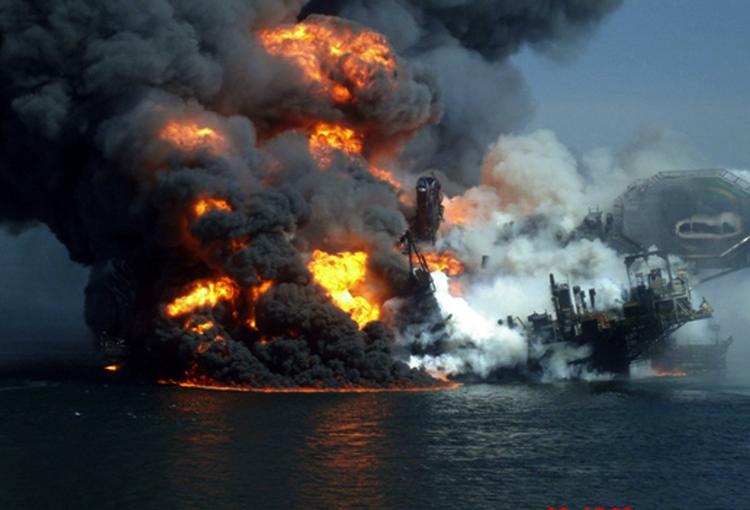 Katastrofe. De overlevende fra boreplatformen Deepwater Horizon fortæller nu for første gang deres version af ulykken. 