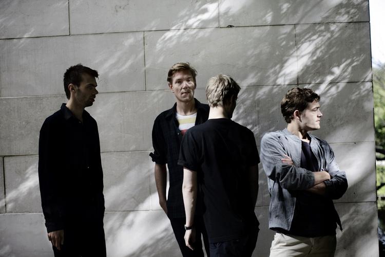 Roskilde Festival er vendt tilbage til traditionen med, at lade et ungt fremadstormende dansk band åbne Orange Scene. When Saints Go Machine spiller elektropop. 