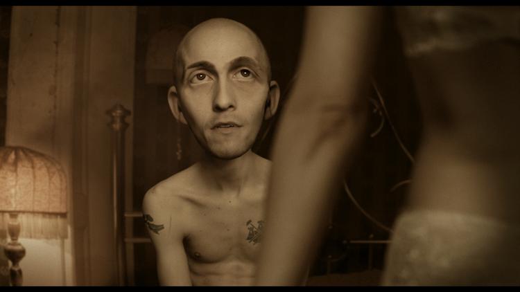Søvndyssende og gråtonet. Med sin særlige animationsteknik skaber 'Metropia' en original dystopi i gråblå skandinavisk tristesse. Men desværre efterlader det uforløste plot mere indtrykket af en monoton sovetime end en medrivende ond drøm. Foto: Sandrew Metronome