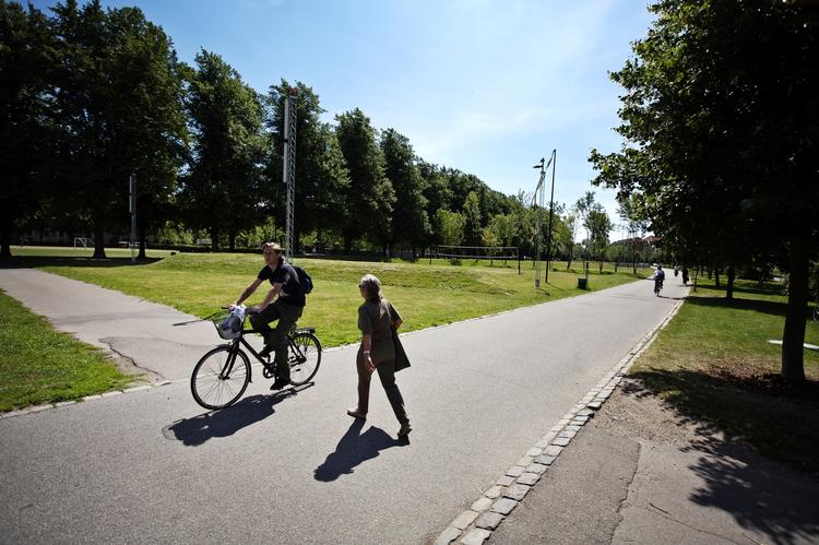 Lørdag er der folkefest for mangfoldighed i Nørrebroparken ( billede). 