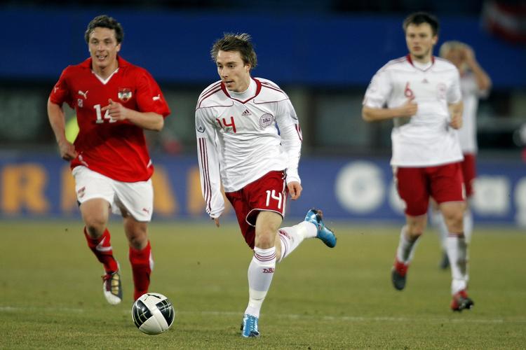 lynkarriere. 18-årige Christian Eriksen har været årets danske fodboldkomet. Og nu er han valgt til årets talent i Ajax. Arkivfoto. 