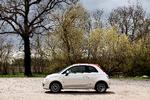 Lilleput. Rummeligheden overrasker i den lille Fiat 500C, som har plads til fire og et par weekendtasker. 