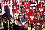 demo. LO varsler ny stordemonstration, når Folketinget åbner igen 5. oktober. Arkivfoto 