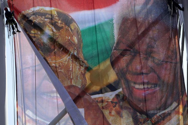lederen. Nelson Mandela har desværre meldt afbud til VM-åbningen. Arkivfoto. 