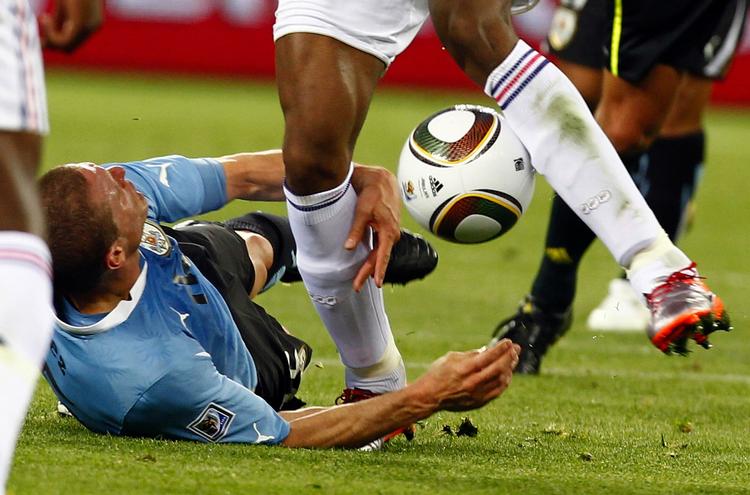 RODET. Efter en god start blev kampen mellem Frankrig og Uruguay en skuffende 0-0-løsning. 