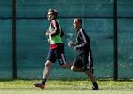 SPECIALTRÆNING. Jens Bangsbo (th) har i hele optaktsfasen forsøgt at få Nicklas Bendtner fit for fight. 