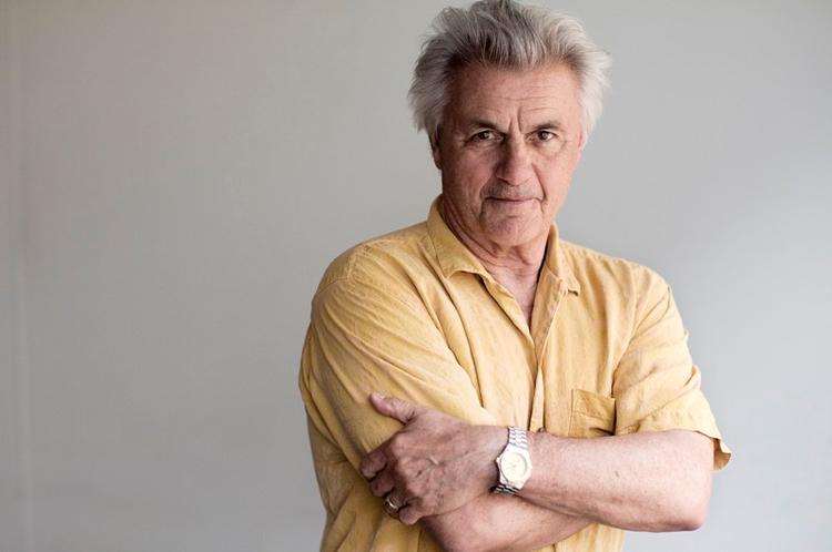 kending. John Irving er blandt andet kendt for længden af sine bøger, der godt kan være over 800 sider, og for sin lidenskab for brydning, bjørne og det newenglandske miljø. 