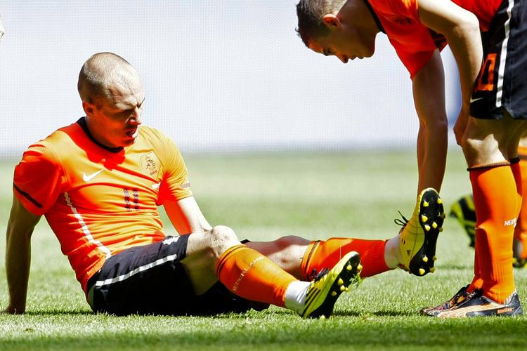 skadet. Arjen Robben fik sig en forstrækning i testkampen mod Ungarn. Arkivfoto. 