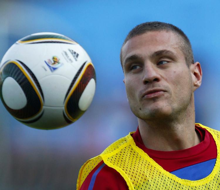 sikkerhed. Serbien stiller med en stærk defensiv, hvor blandt andre Nemanja Vidic skal låse af for Ghanas angreb. Arkivfoto. 