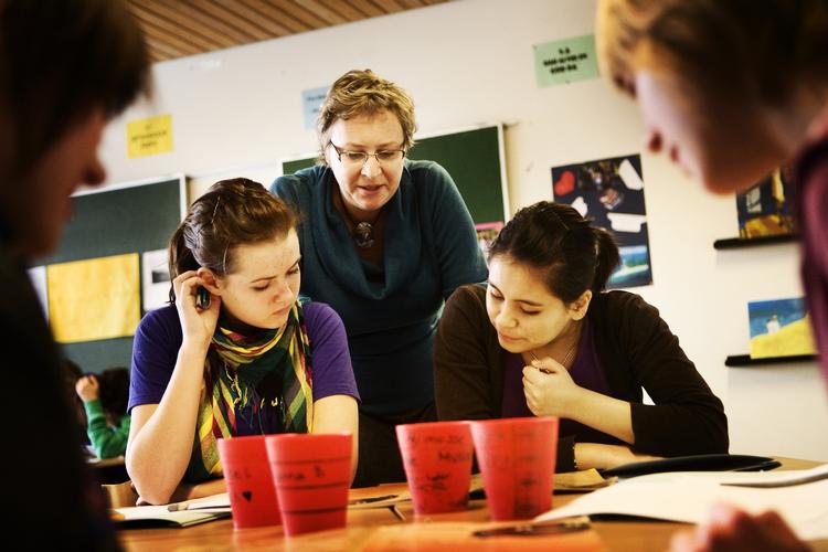 Blindebuk? For nylig slog regeringens rejsehold på skoleområdet til lyd for, at der skal ligge forskningsbaserede metoder til grund for undervisningen i folkeskolen. Men det er ikke al undervisning, som kan indrettes efter evidensstudier. 