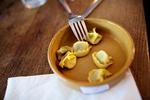 Skuffende. De fleste af testens fyldte pastaer  smager af for lidt, mener dommerne.  Foto: Miriam Dalsgaard 