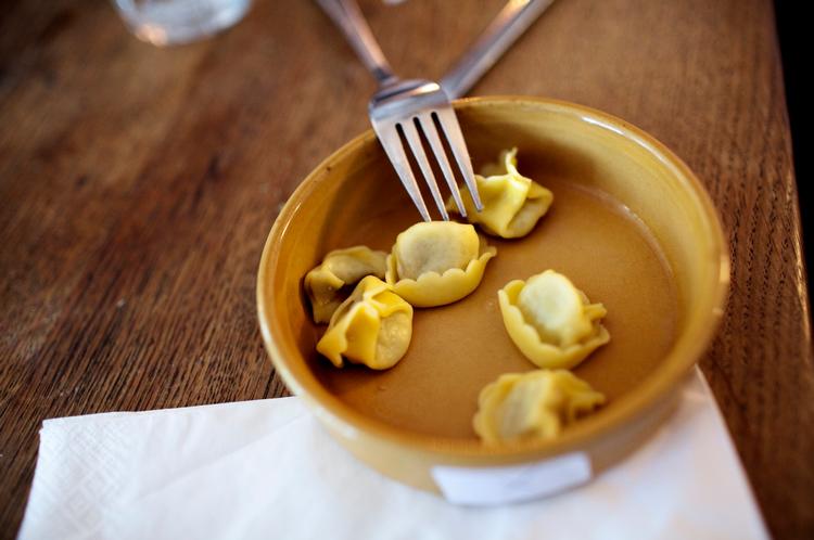 Skuffende. De fleste af testens fyldte pastaer  smager af for lidt, mener dommerne.  Foto: Miriam Dalsgaard 