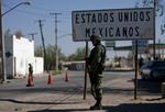 Skræmmekampagne. Mexicanske narkokarteller skræmmer flere lokalpolitikere og afholder dem fra at stille op. De forsøger at kontrolllere narkotraffikken over grænsen til USA, der her ses på billedet. 