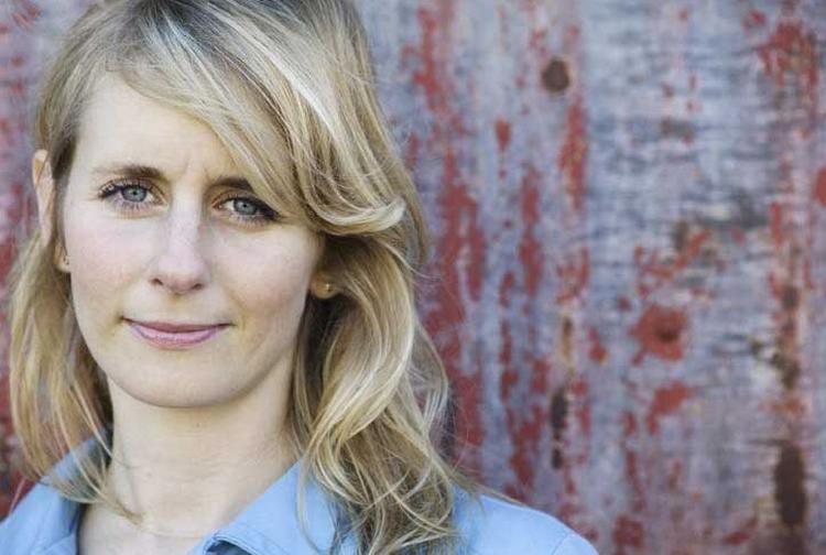 Cathrine Legardhs album er fyldt med vellyd - næsten så meget, at hun har mulighed for at vippe Lisa Nilsson af pinden som rødvinsjazzens skandinaviske dronning. 